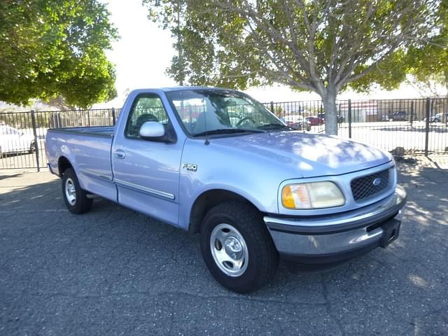 Image of Ford F-150 equipment image 2