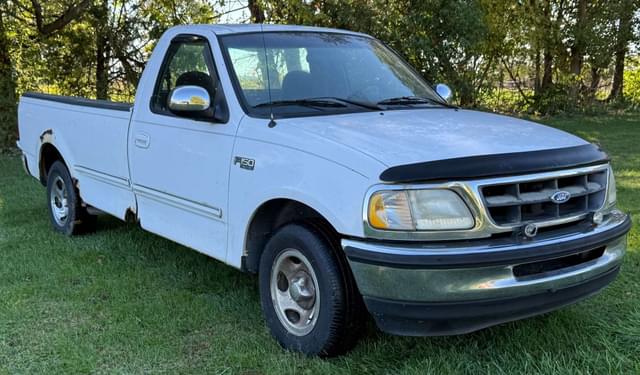 Image of Ford F-150 equipment image 1