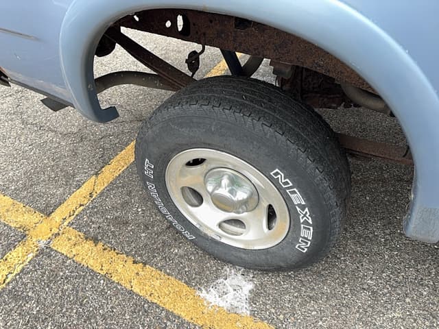 Image of Ford F-150 equipment image 4