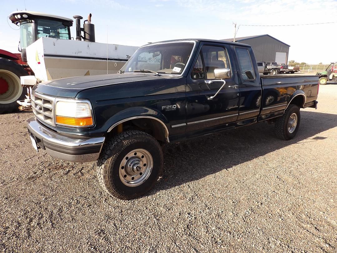 Image of Ford F-250 Primary image