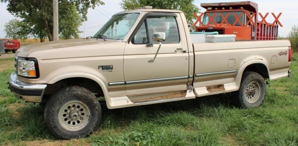 1997 Ford F-250 Equipment Image0