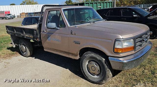 Image of Ford F-250 equipment image 2