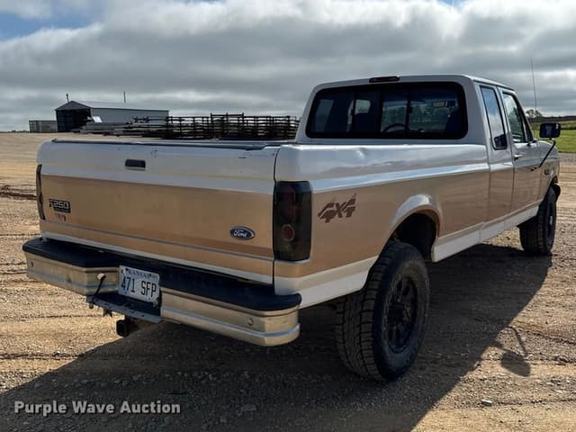 Image of Ford F-250 equipment image 4