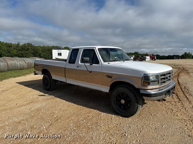 Image of Ford F-250 equipment image 2