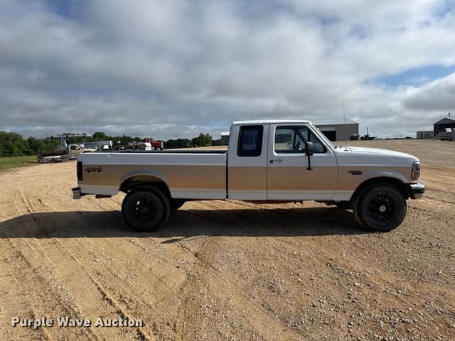 Image of Ford F-250 equipment image 3