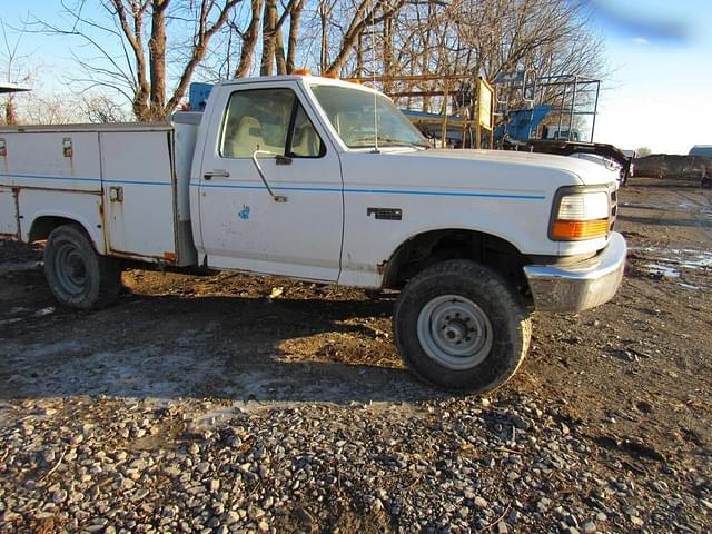 Image of Ford F-250 equipment image 3