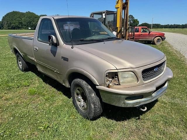 Image of Ford F-250 equipment image 1