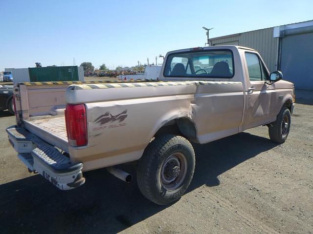 Image of Ford F-250 equipment image 2