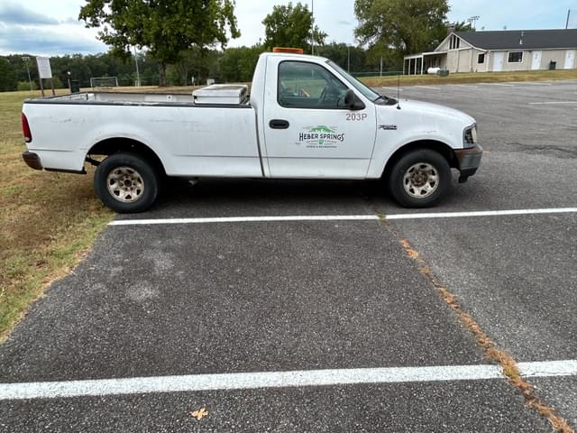 Image of Ford F-250 equipment image 3