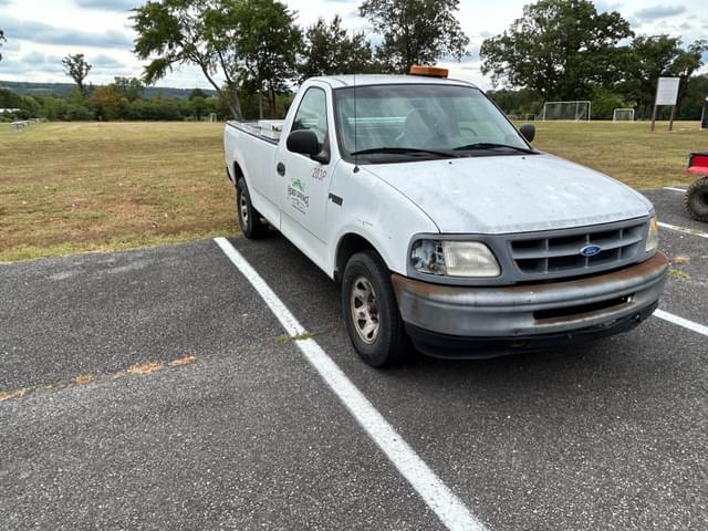 Image of Ford F-250 equipment image 2