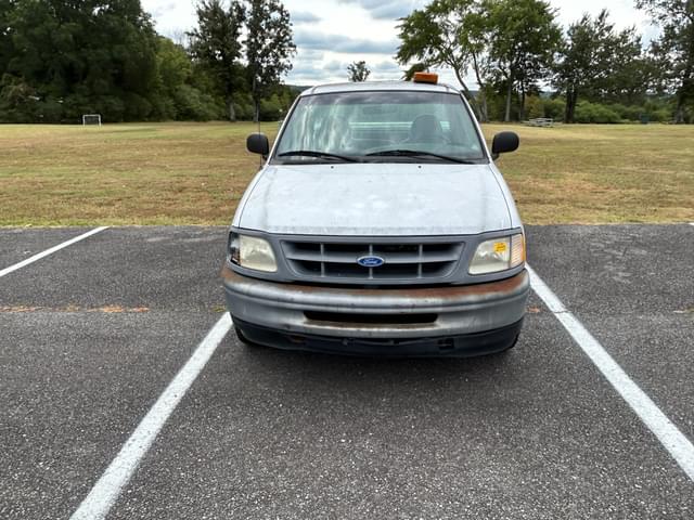 Image of Ford F-250 equipment image 1