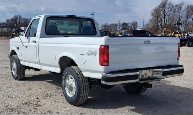 Image of Ford F-250 equipment image 2