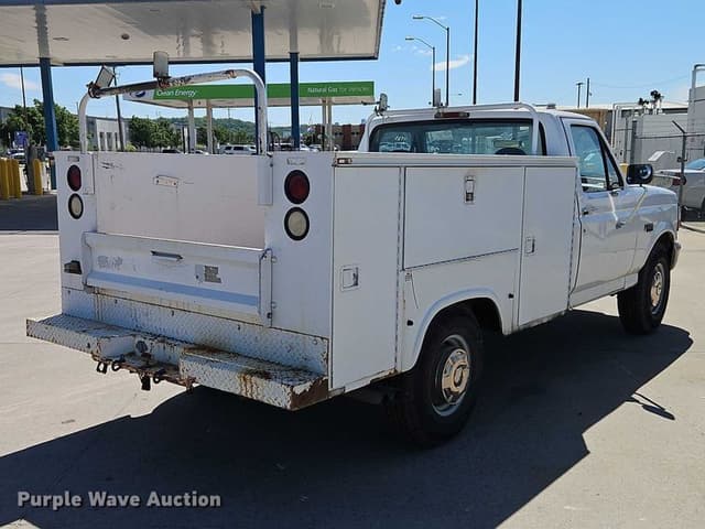 Image of Ford F-250 equipment image 4