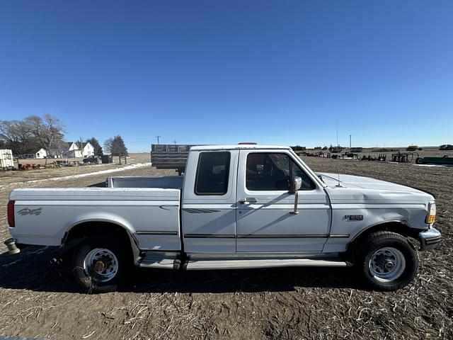 Image of Ford F-250 equipment image 3