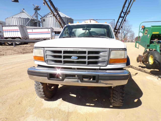 Image of Ford F-350 equipment image 2