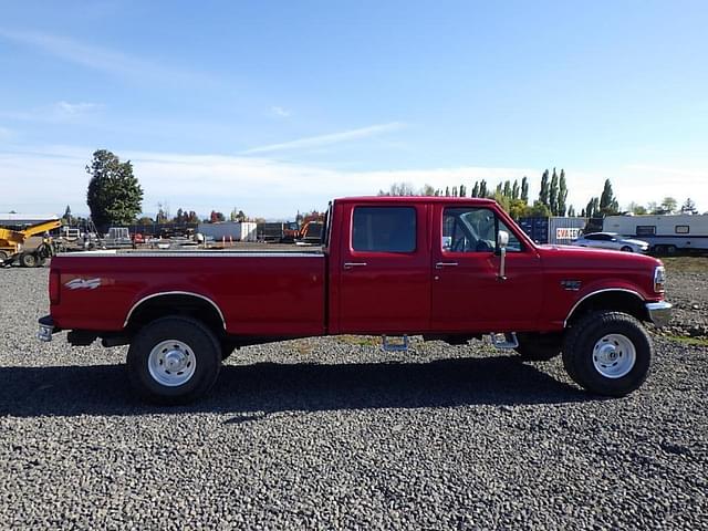 Image of Ford F-350 equipment image 2