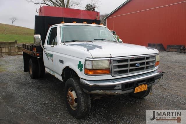 Image of Ford F-350 equipment image 1