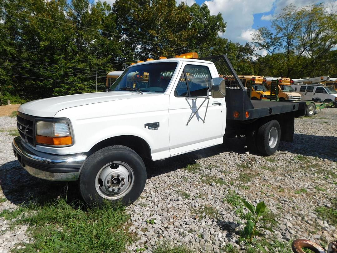 Image of Ford F-350 Primary image