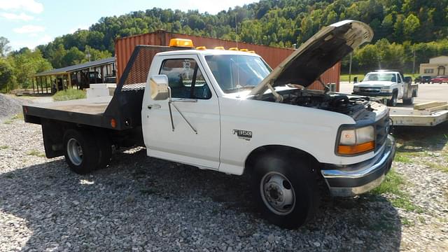 Image of Ford F-350 equipment image 2