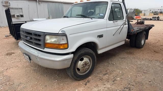 Image of Ford F-350 equipment image 1