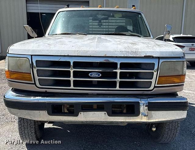 Image of Ford F-350 equipment image 1