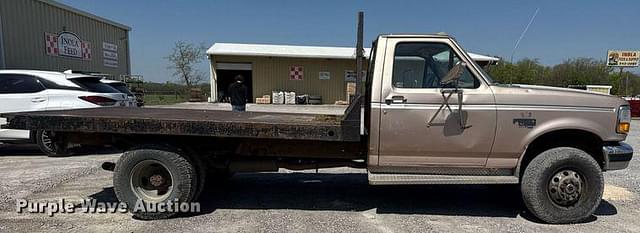 Image of Ford F-350 equipment image 3