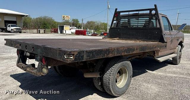 Image of Ford F-350 equipment image 4