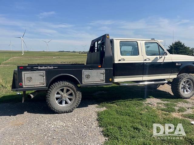 Image of Ford F-350 equipment image 4