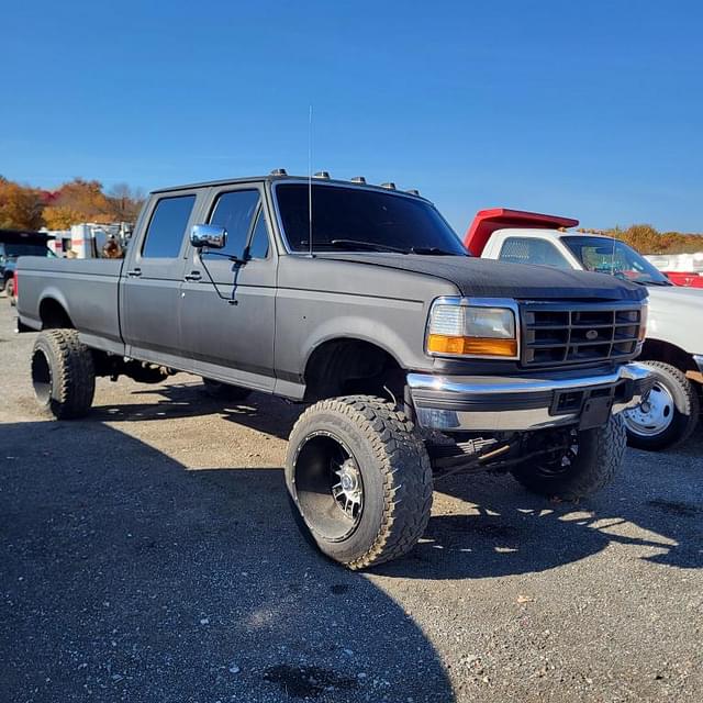 Image of Ford F-350 equipment image 2