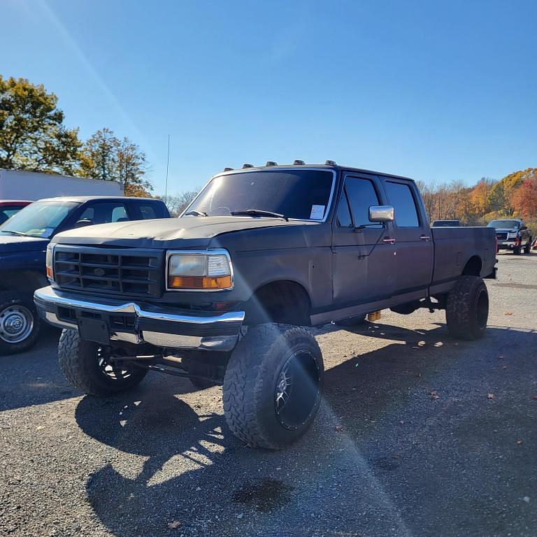 Image of Ford F-350 Primary image