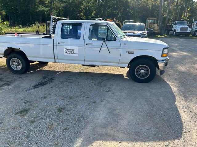 Image of Ford F-350 equipment image 3