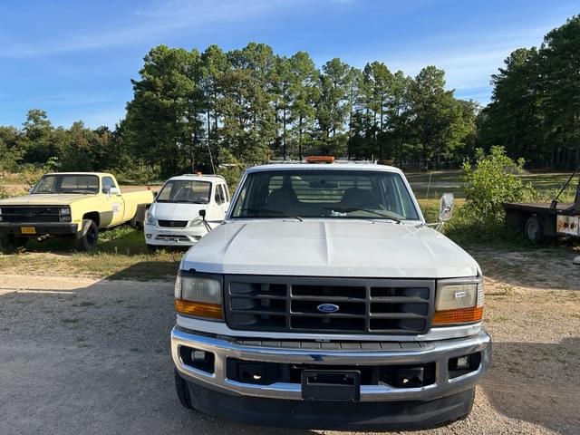 Image of Ford F-350 equipment image 1