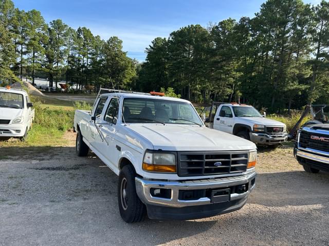 Image of Ford F-350 equipment image 2