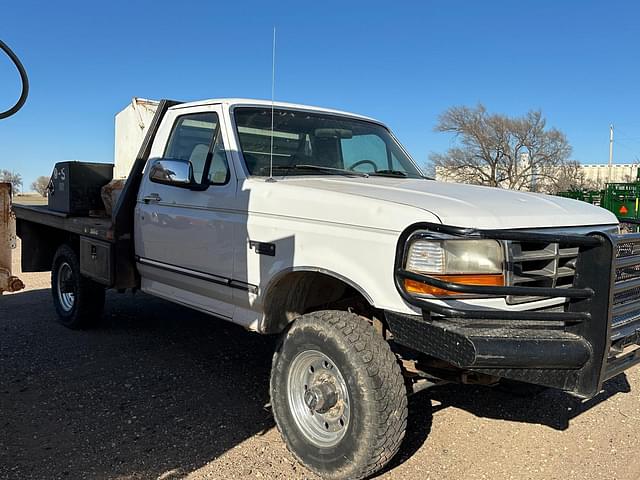 Image of Ford F-350 equipment image 2