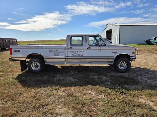 Image of Ford F-350 equipment image 2