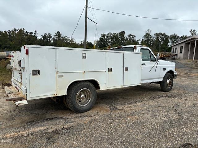 Image of Ford F-350 equipment image 3