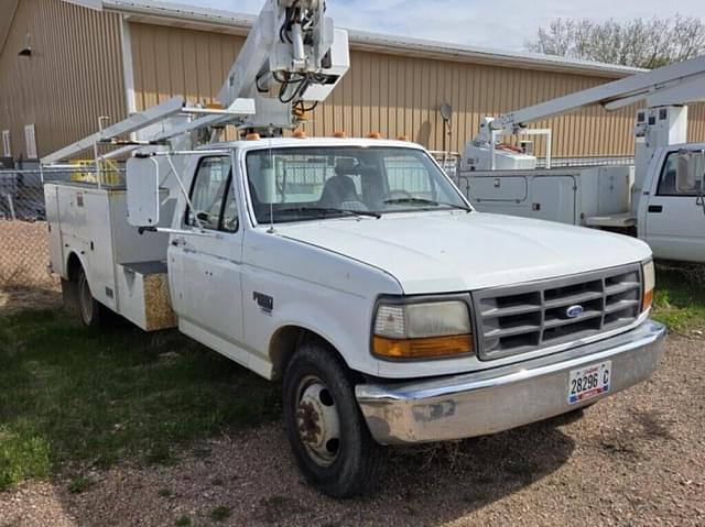 Image of Ford F-350 equipment image 2