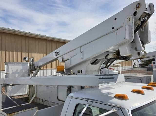 Image of Ford F-350 equipment image 3