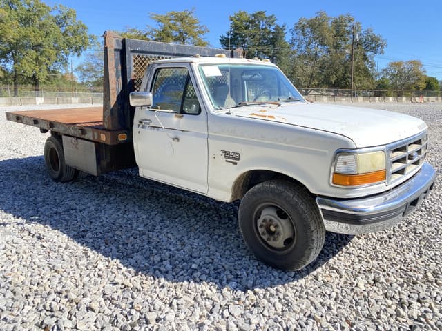 Image of Ford F-350 equipment image 3