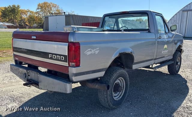 Image of Ford F-350 equipment image 4