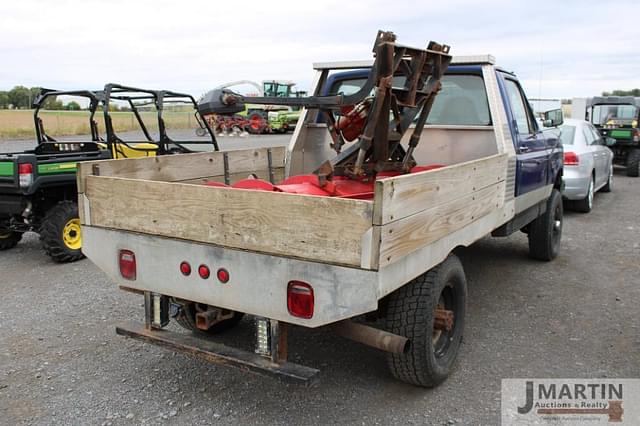 Image of Ford F-350 equipment image 2