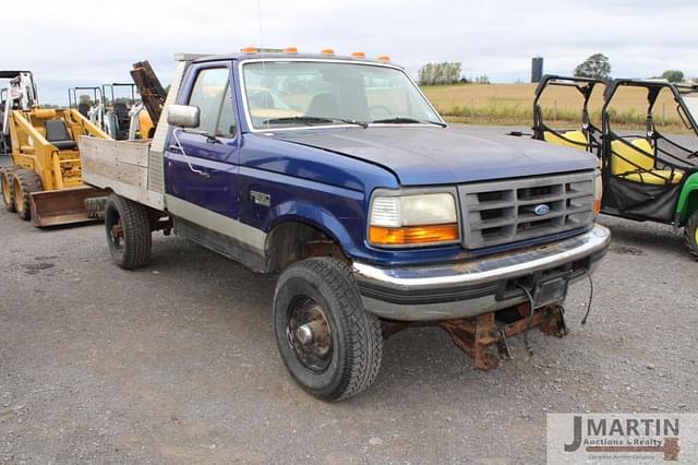 Image of Ford F-350 equipment image 1