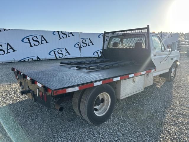 Image of Ford F-350 equipment image 4