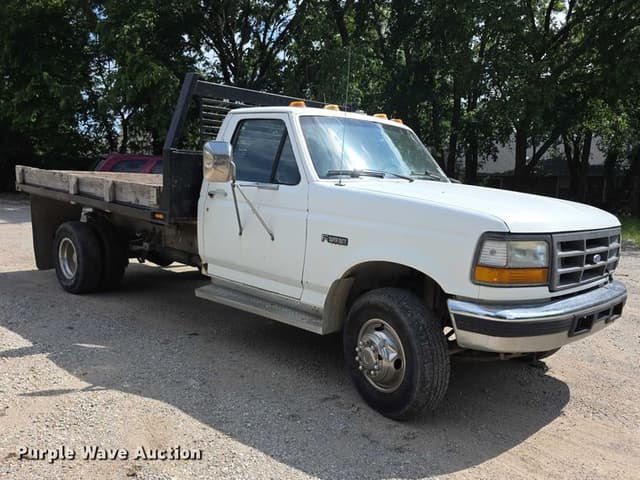 Image of Ford F-450 equipment image 2