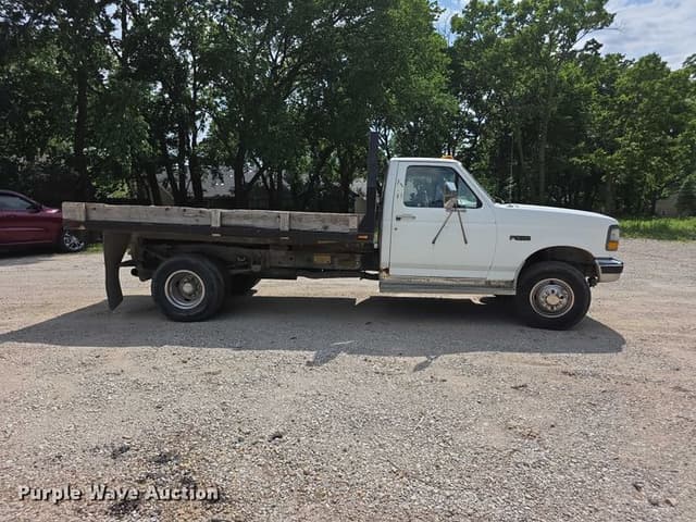 Image of Ford F-450 equipment image 3