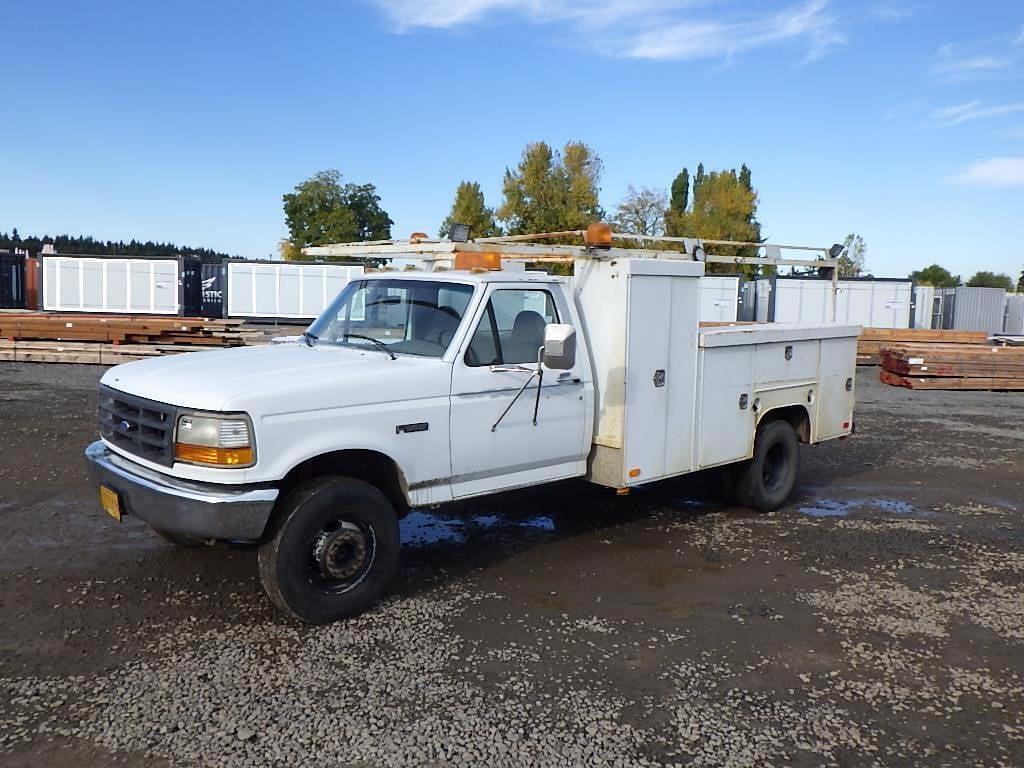 Image of Ford F-450 Primary image