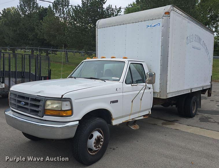 Image of Ford F-450 Primary image