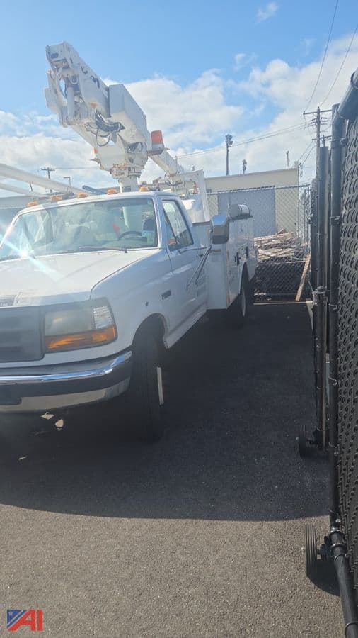 Image of Ford F-450 equipment image 3