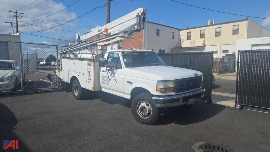 1997 Ford F-450 Equipment Image0