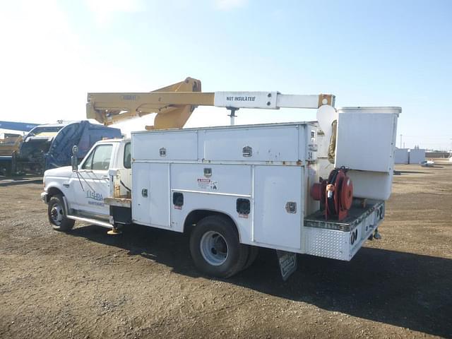 Image of Ford F-450 equipment image 3